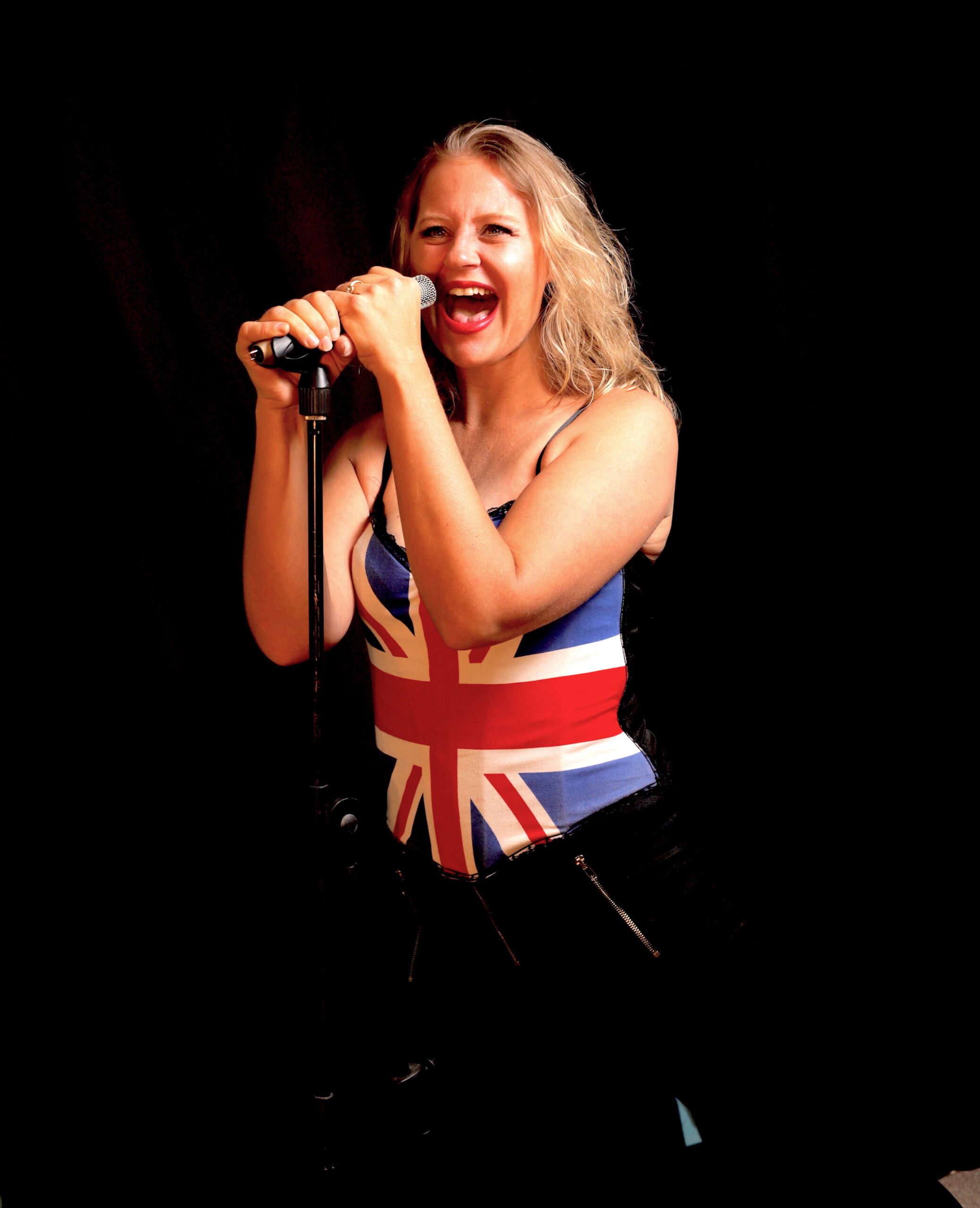 Bec — Vocals and Strings, British Rock tribute band